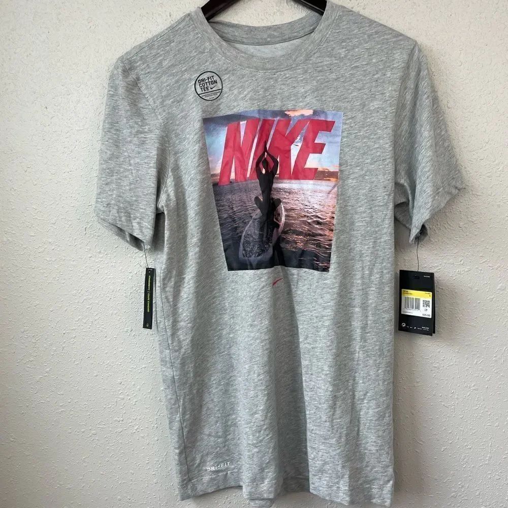 NWT Nike Men’s Yoga T-Shirt Size S